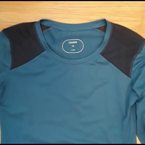 oiselle Tops - Oiselle with mesh detailing size 10